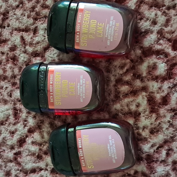 Bath & Body Works Strawberry Pound Cake Pocketbac Trio - Picture 1 of 1